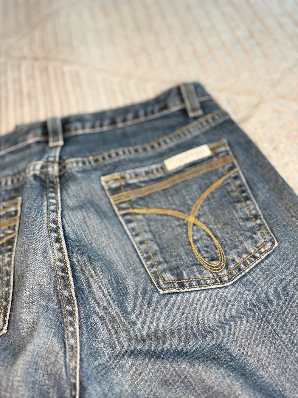 Calvin Klein Jeans Y2K Blue Flare Leg Denim Jeans Mid Rise Size 4 Vintage